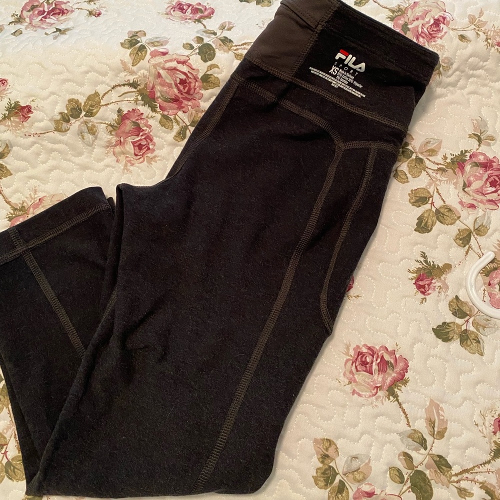 New W/o tags cropped workout pants Fila